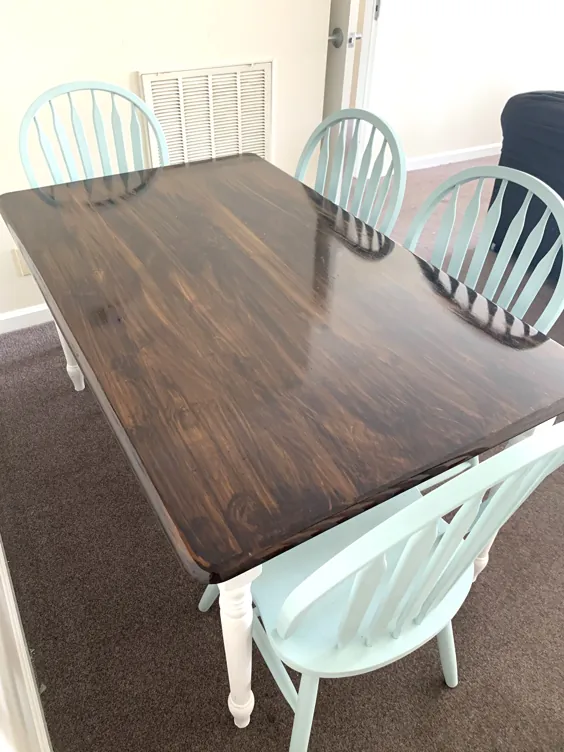 میز چوبی اصلاح شده