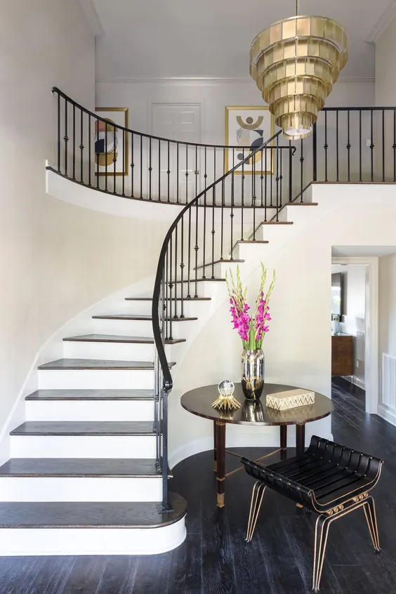 چگونه پله های نقاشی شده می توانند خانه شما را کاملا متحول کنند