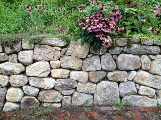 ساختمان: یک دیوار سنگی بازسازی شده |  مزرعه سنگ