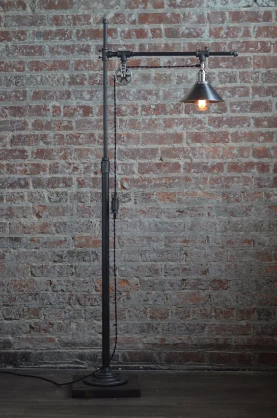 چراغ ایستاده صنعتی - چراغ کف خواندنی - لامپ لوله ای - سایه استیل - مبلمان صنعتی - مدل شماره 3355
