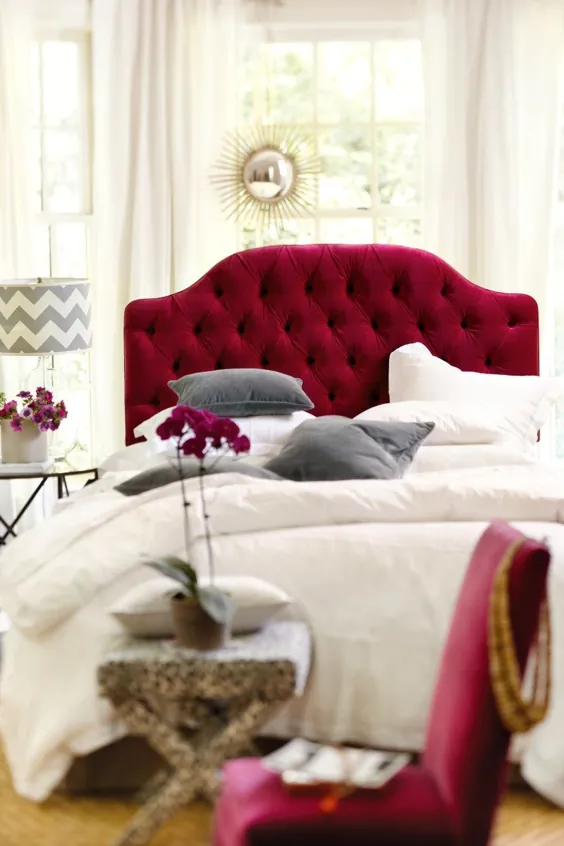 تابلوی سرخ Camden Tufted