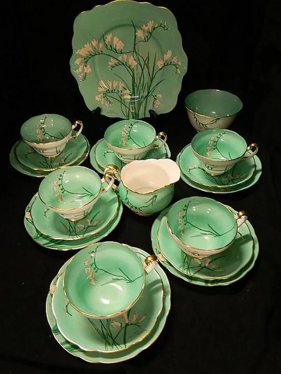 یک ست چای شلی 'Freisas'... - جواهرات ، هنرهای زیبا ، اشیا عتیقه و لوازم داخلی - حراجی های تئودور بروس