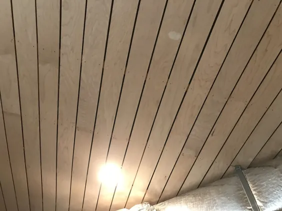 تخته سنگ روی سقف زیرزمین