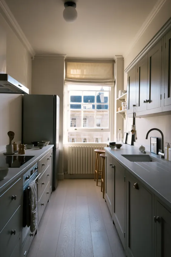آشپزخانه Shaker Galley: یک طراحی کوچک شیک توسط deVol برای بنیانگذاران مجله غلات