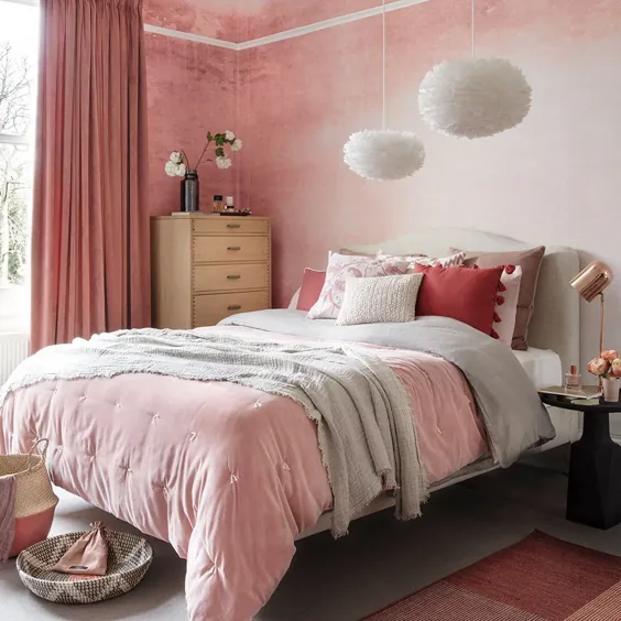 ایده های اتاق خواب صورتی که می توانند زیبا و آرام ، یا تند و زننده و بازیگوش باشند
