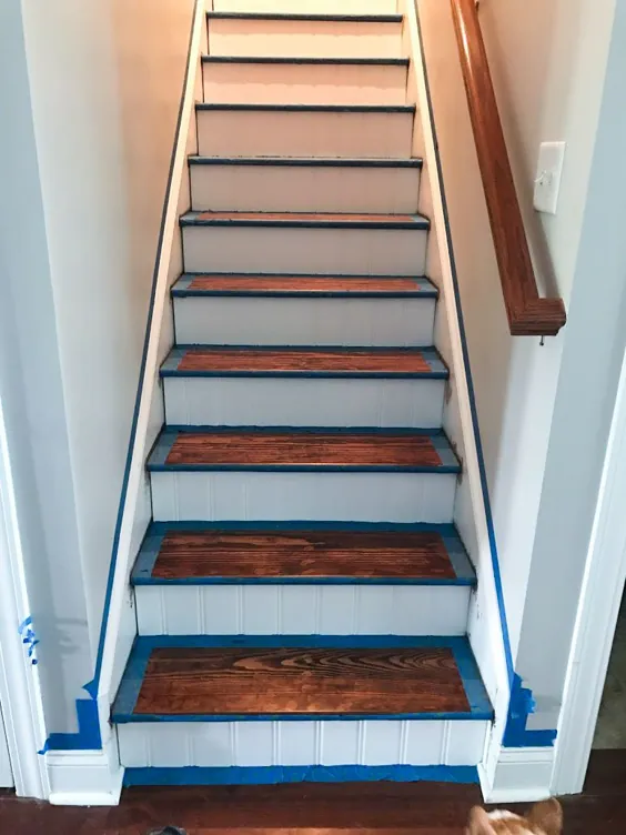 DIY Budget Stair Makeover: بوسه آن فرش قدیمی را با قیمت کمتر از 100 دلار ببوسید