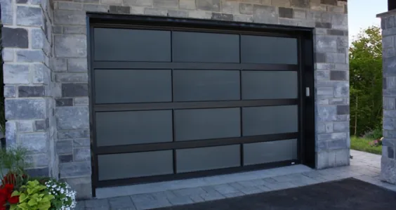 Porte de garage vitrée |  Portes et fenêtres Verdun