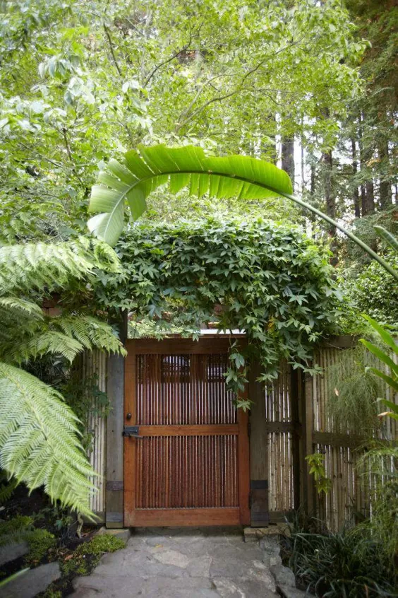 5 مورد دلخواه: دروازه باغ چوبی مدرن - Gardenista