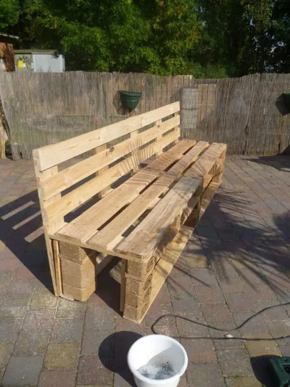 Pallets Garden Bench / Banc De Jardin En Palettes • 1001 پالت