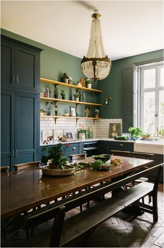 یک آشپزخانه کلاسیک انگلیسی در یک سفره ویکتوریایی