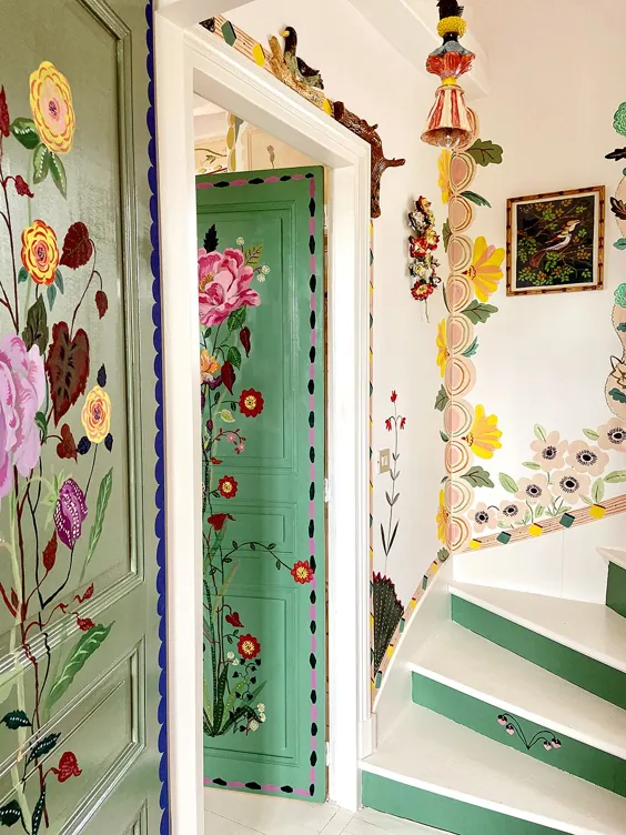 ناتالی لته ، هنرمند فرانسوی ، خانه اش را پر از گل نقاشی می کند