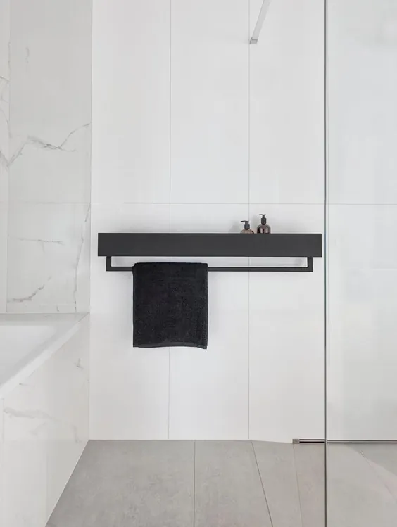 Moderne Bauernhaus Badezimmer Regal VASCA، Industriebad، schwarze Duschregal، minimalistische Badezimmer Zubehör، schwarze Regale mit Geländer