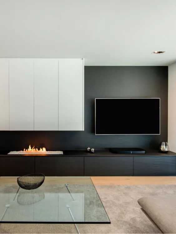 تلویزیون مدرن Möbel mit Kamin |  Feuerstelle im Wohnzimmer |  تخته های کناری مدرن