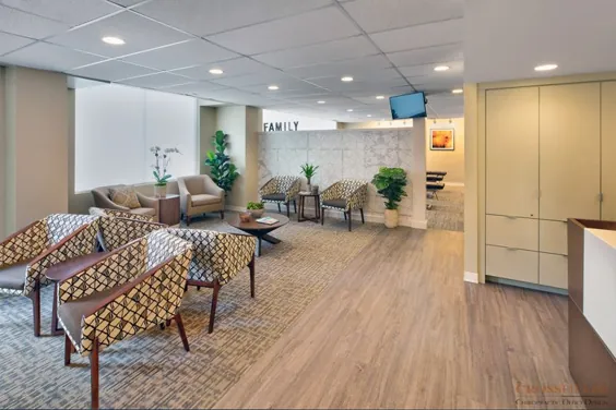 طراحی اتاق انتظار مطب پزشکی - کایروپراکتیک خانواده آتلانتا را متعادل کنید