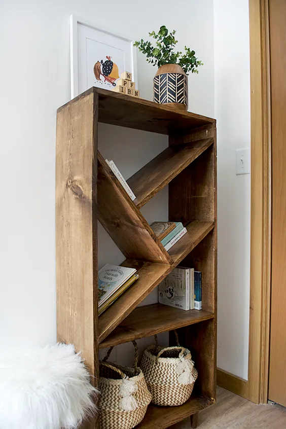 قفسه کتاب DIY با قفسه های زاویه دار |  با هدف