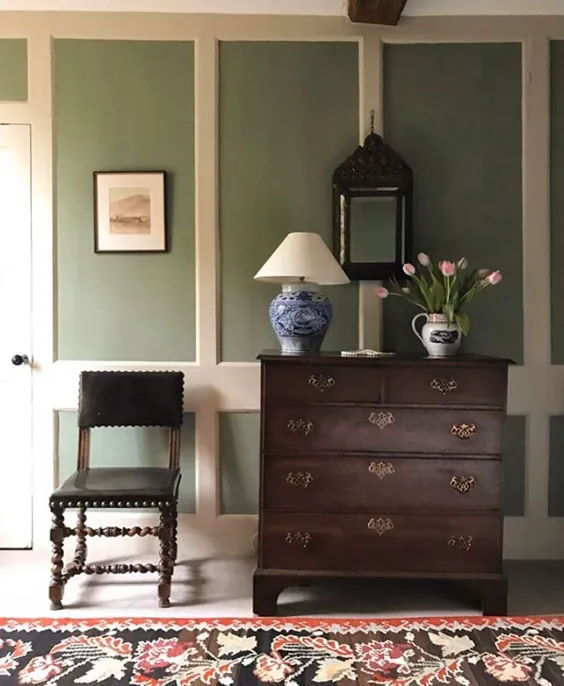 Edward Bulmer Natural Paint در اینستاگرام: "More country chic chezcarlosgarciainter Interior یک اتاق خواب با رنگ" سبز زیتونی روشن "با" خاکستری پاریس "روی منبت کاری شده است.  @ edward_bulmer... "