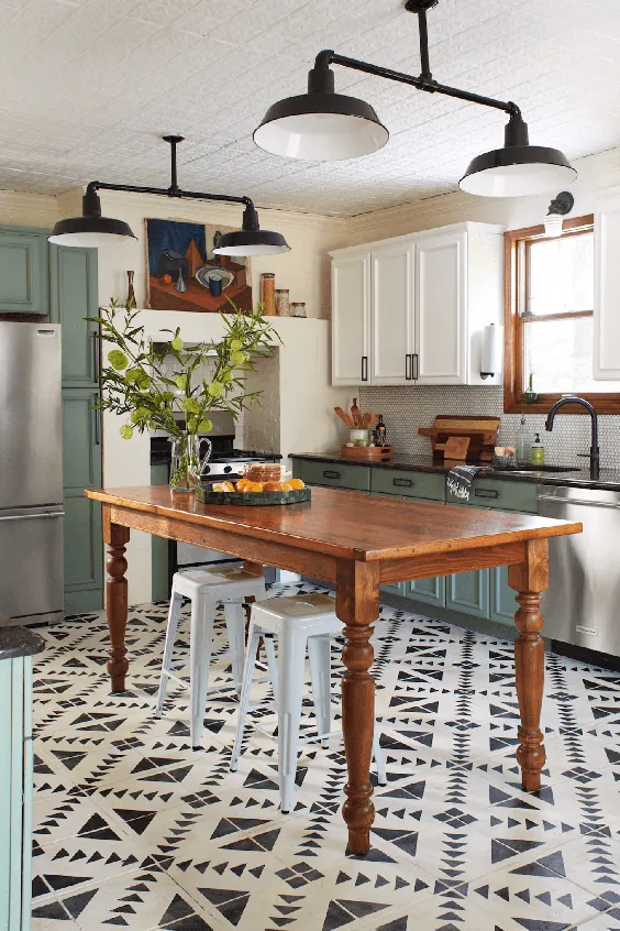 رنگ گچ برای تغییر شکل کابینت آشپزخانه شما تقریباً با روش صفر آماده است