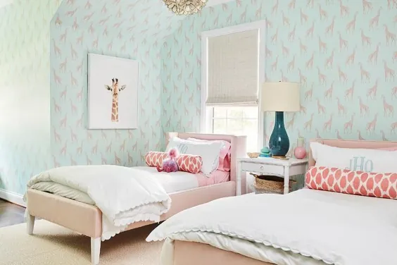 اتاق دختران با کاغذ دیواری چاپ زرافه صورتی و آبی - انتقالی - اتاق دخترانه