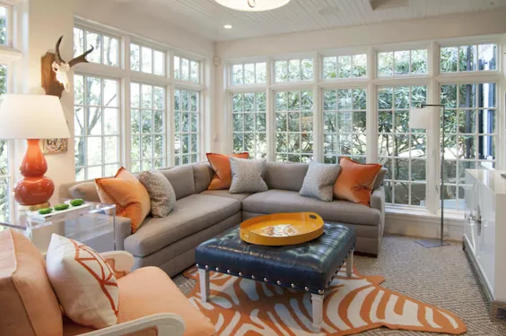 اتاقهای نشیمن خاکستری و نارنجی - معاصر - اتاق نشیمن - طراحی سینتیا بروکس