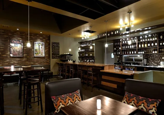 BARACOA Wine Bar + Lounge، PALMDALE، CA - ساخت چهار نقطه طراحی