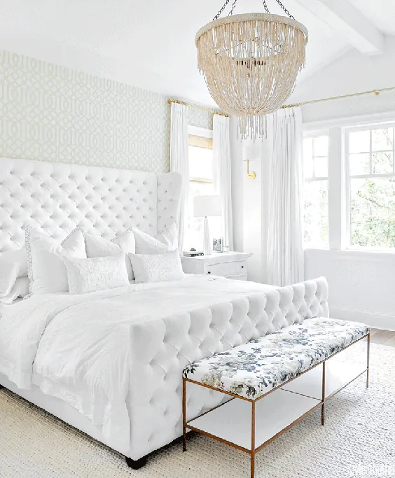 سفید شسته شده B.C.  خانه با ترکیبی از عناصر سنتی و مرسوم ، مد روز |  سبک در خانه