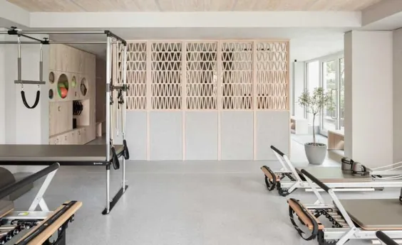 استودیوی Core Kensington Pilates تمرینات درمانی را در لندن انجام می دهد