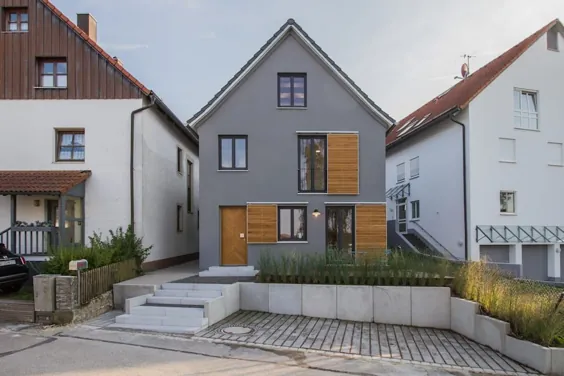 Fassade zur strasse fiedler + partner skandinavische häuser |  احترام گذاشتن