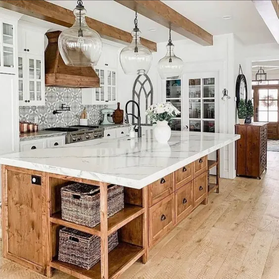 تلویزیون کانال خانگی در اینستاگرام: “طراحی آشپزخانه به سبک خانه های گرم از طریقcabinandlakehousedecor.  .  .  # آشپزخانه #kitchendesign #kitchendesignideas # fixerupper... "
