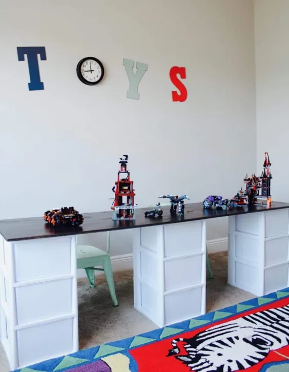 میز LEGO ساده یا میز کاردستی مخصوص اسباب بازی ها یا وسایل کوچک