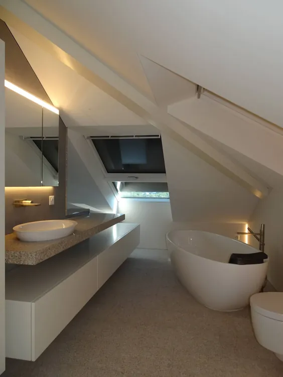 Dachausbau mit badezimmer und schlafzimmer adriano@kraenzlin.com مدرن badezimmer |  احترام گذاشتن