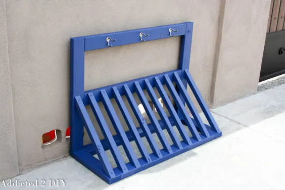 قفسه دوچرخه ساده کودک DIY با ذخیره سازی کلاه ایمنی