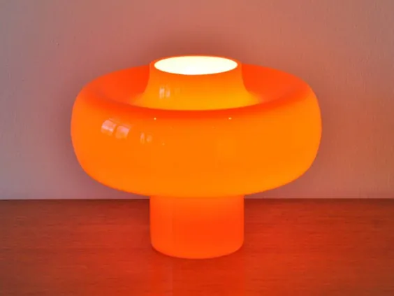 چراغ رومیزی شیشه ای ، ساخت سوئد ، به رنگ نارنجی - NOVAC Vintage
