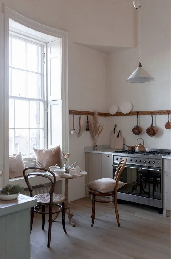 مواد لازم یک آشپزخانه به سادگی زیبا در یک آپارتمان گرجستانی - طراح عزیز