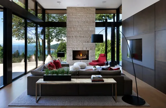 یک خانه مدرن در West Vancouver سبک زندگی فوق العاده ای را در محیط داخلی و خارجی ارائه می دهد