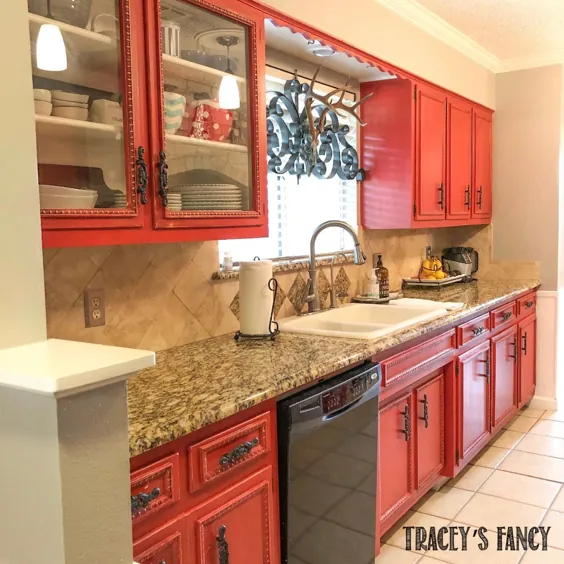 نقاشی کابینت آشپزخانه با رنگ گچ - Tracey's Fancy