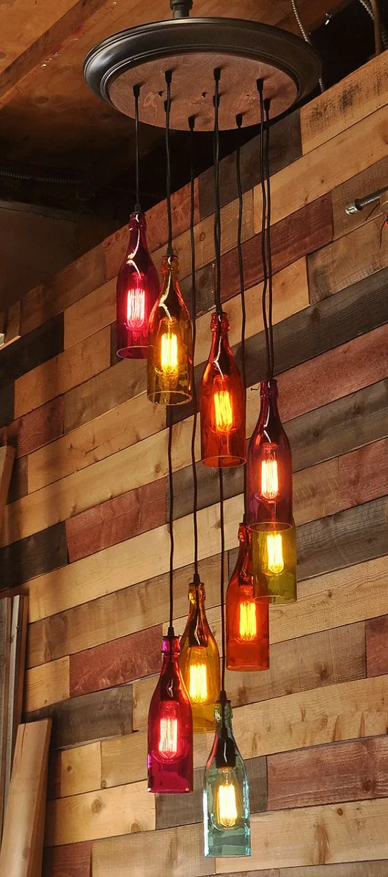 لوستر آبشار Mardi Gras - چراغ آویز بطری بازیافتی با لامپ های سبک قدیمی و سایبان چوب و فلز - پایان قابل تنظیم