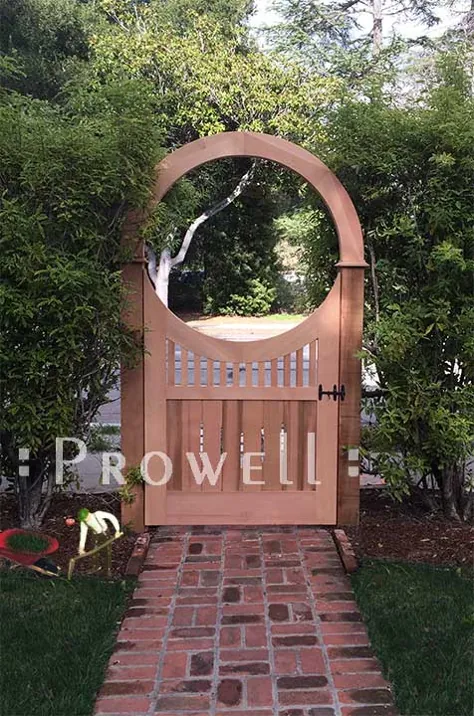 دروازه باغ چوبی سفارشی شماره 8 از شرکت Prowell Woodworks