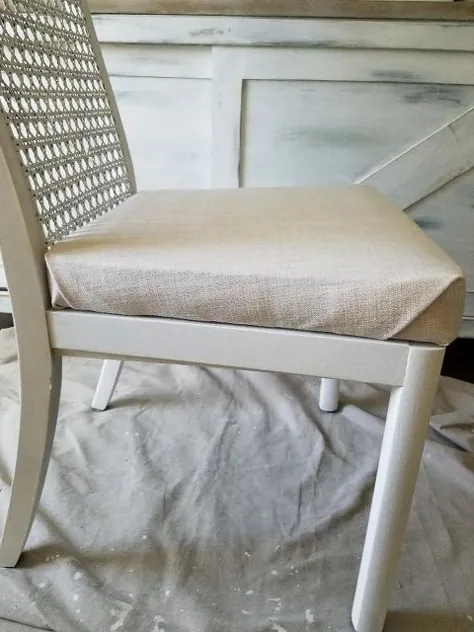 نحوه استفاده از بالشتک های صندلی Reupholster