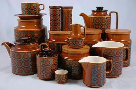 سفال های مقرون به صرفه و شیک اواسط قرن؟ چند قطعه ساخت انگلیسی توسط The Hornsea Pottery (2012 - 1949) را امتحان کنید.