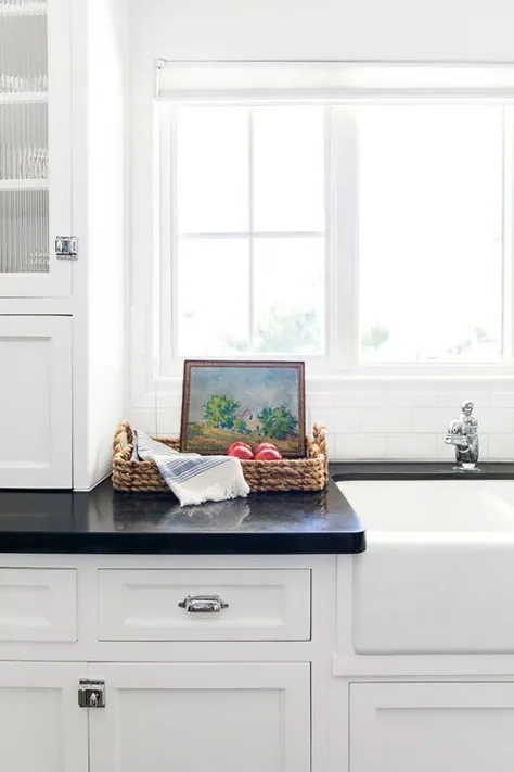 کابینت های آشپزخانه سفید با میزهای مشکی روند بزرگ بعدی رنو است