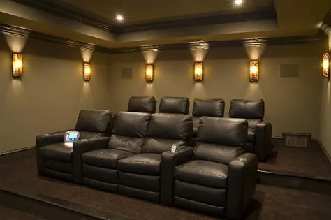 راهنمای صندلی های سینمای خانگی: نکات و مواردی که باید به آنها توجه کنید - نصب های Hooked Up |  سرویس نصب سرگرمی خانگی حرفه ای شیکاگو