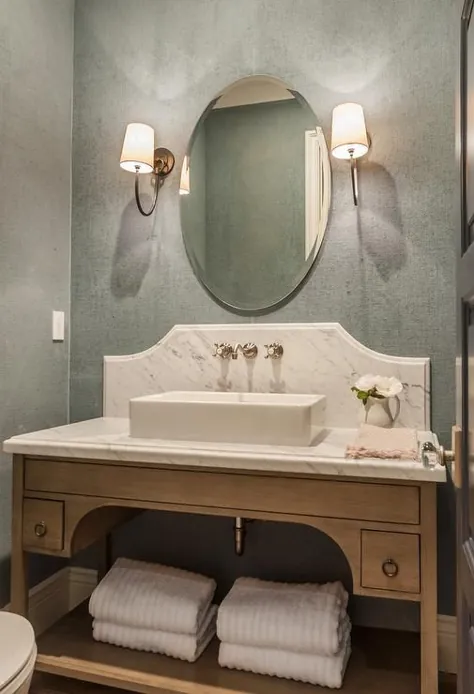 آینه بیضی شکل دار روی ظرف سینک ظرفشویی - انتقالی - حمام