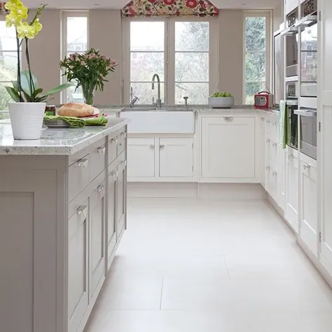 آشپزخانه سنتی خاکستری و سفید کم رنگ |  تزئین آشپزخانه |  خانه ایده آل