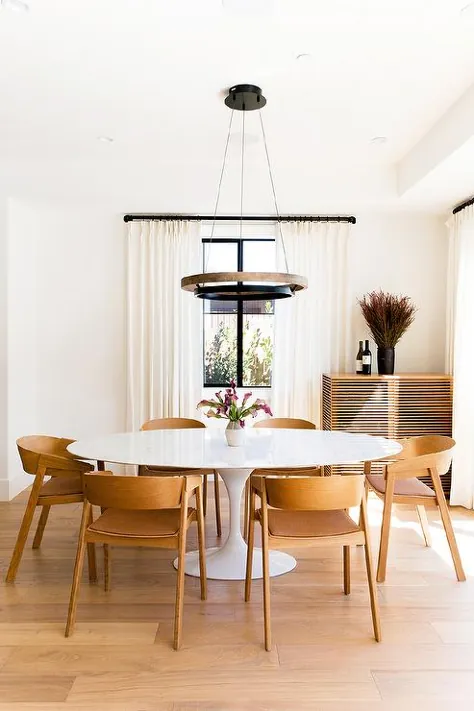 میز بیضی Saarinen با صندلی های مدرن بلوط قهوه ای - Vintage - اتاق ناهار خوری
