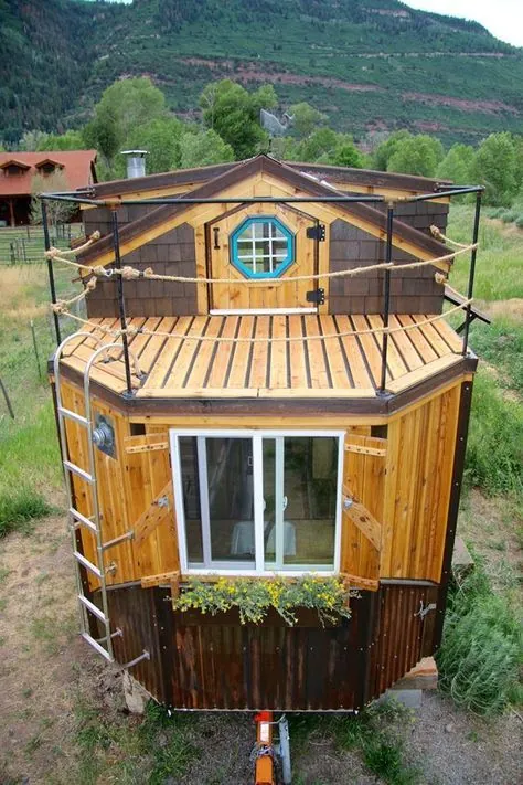 The Nainy Tiny House توسط ساخت و ساز کوچک خانه Rogue Valley