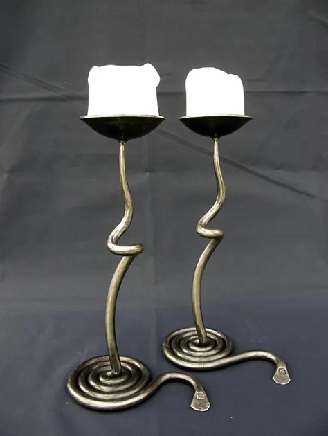 دارندگان شمع Twist - نگهدارنده شمع ، ساعت و ظروف - گالری - Roy Abbott Artist Blacksmith - Shropshire، UK