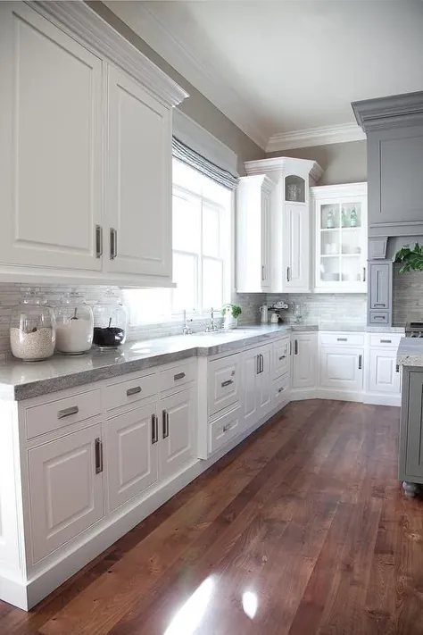طرح آشپزخانه خاکستری و سفید - انتقالی - آشپزخانه