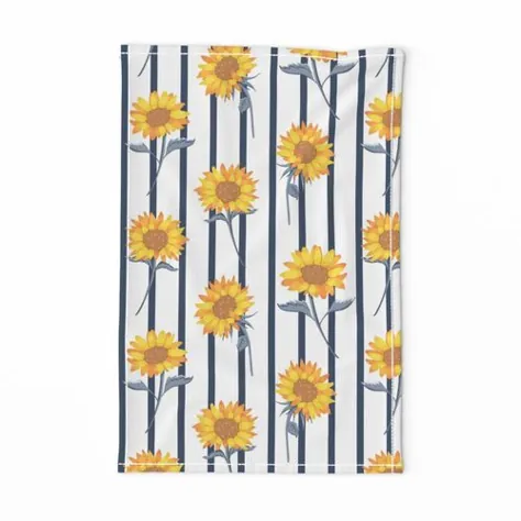 پارچه های رنگارنگ چاپ شده توسط Spoonflower - آفتابگردان های زیبا در پس زمینه الگوی یکپارچه Stripes.
