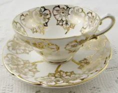 فنجان چای قرمز و طلایی و بشقاب ساز توسط Queen's Vintage Bone |  اتسی