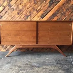 پایه ضبط Mini Credenza به سبک Mid Century